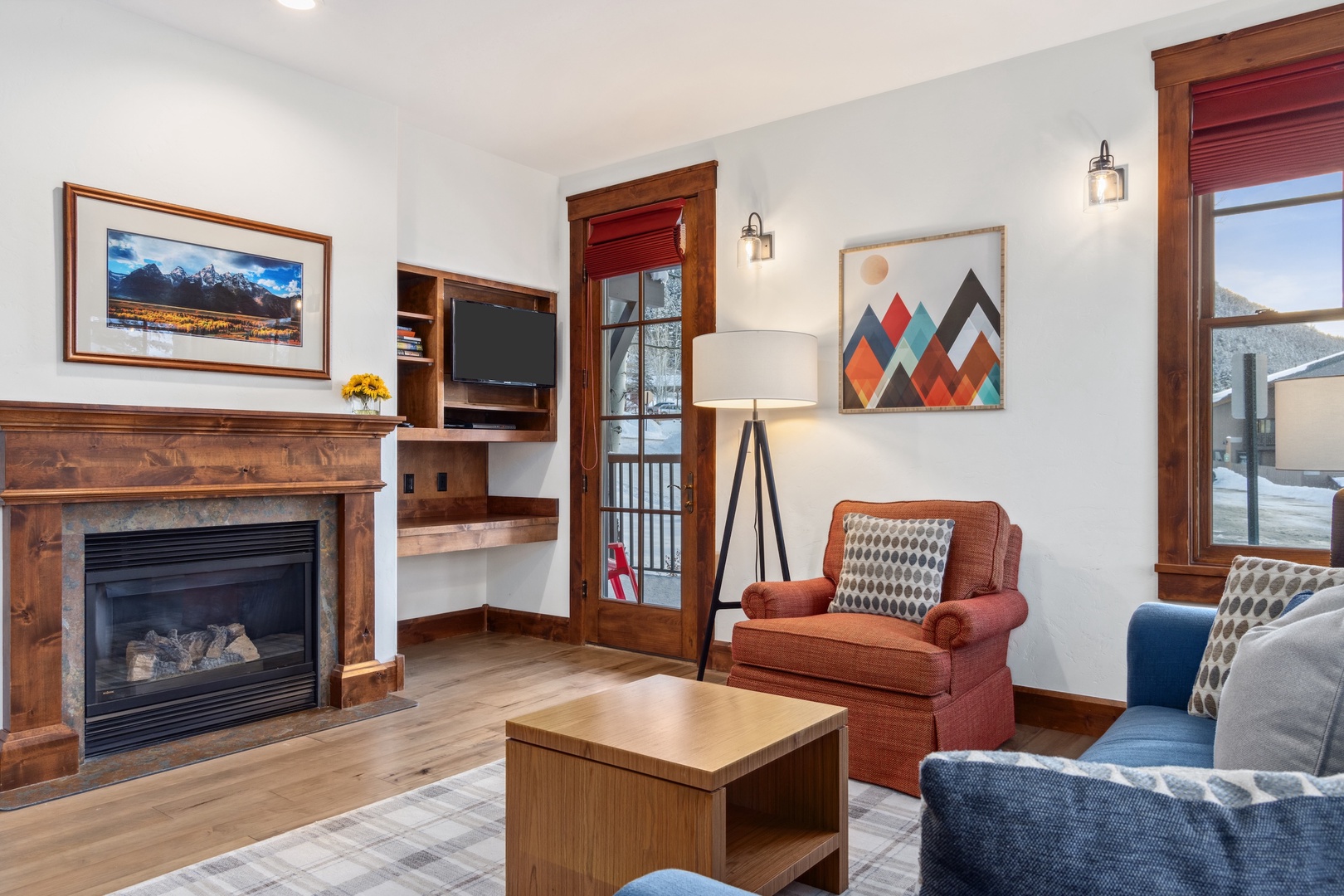 Additional Living Area with Murphy Bed