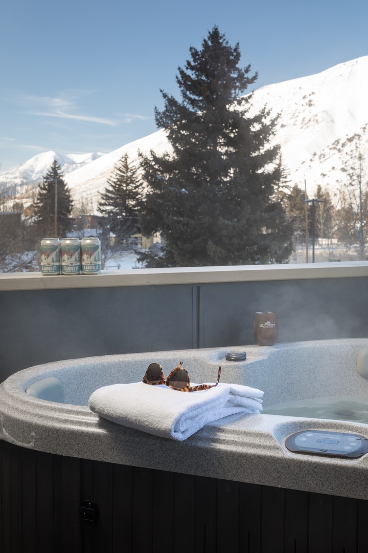 Private Hot tub - only condo with a hot tub in OTH -- Teton View