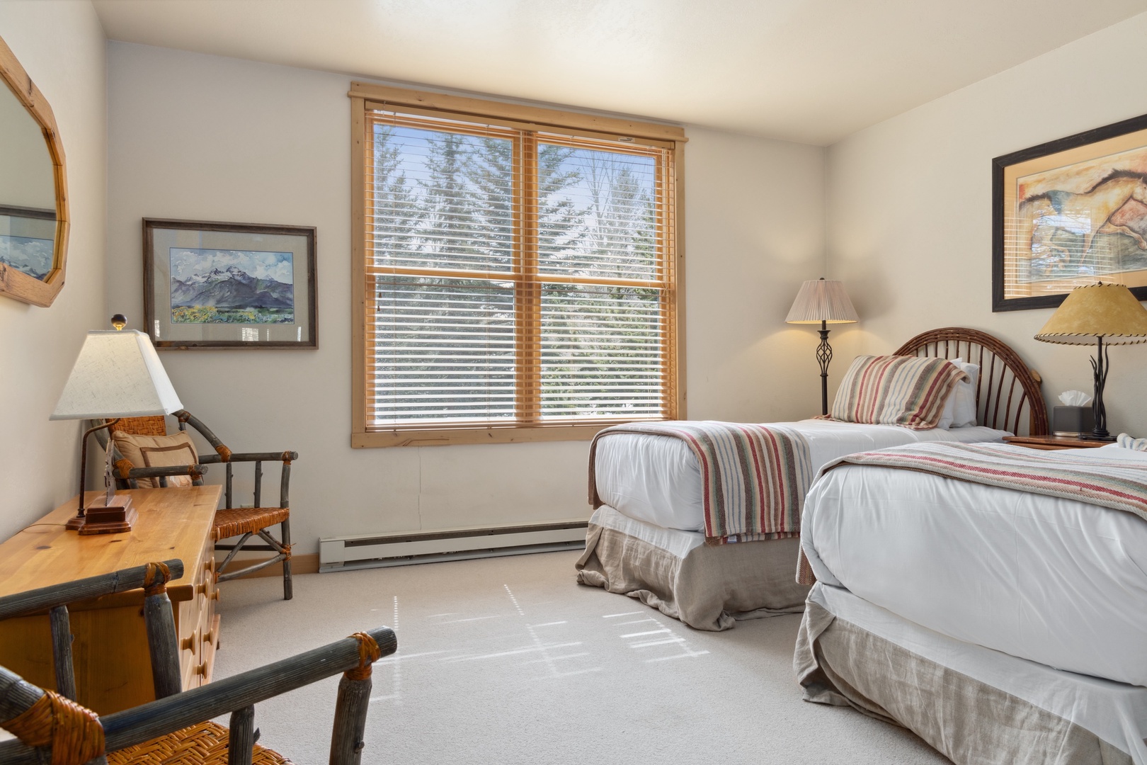 Twin bedroom - Can be converted to a king upon request