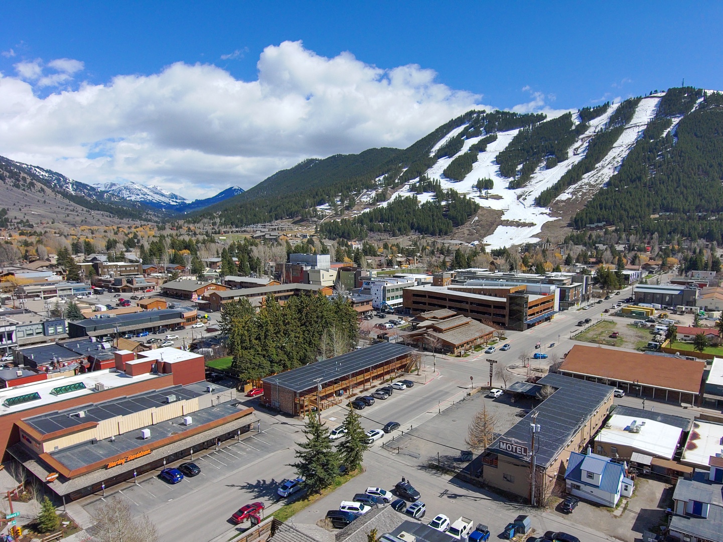 Town Square Lodge 11