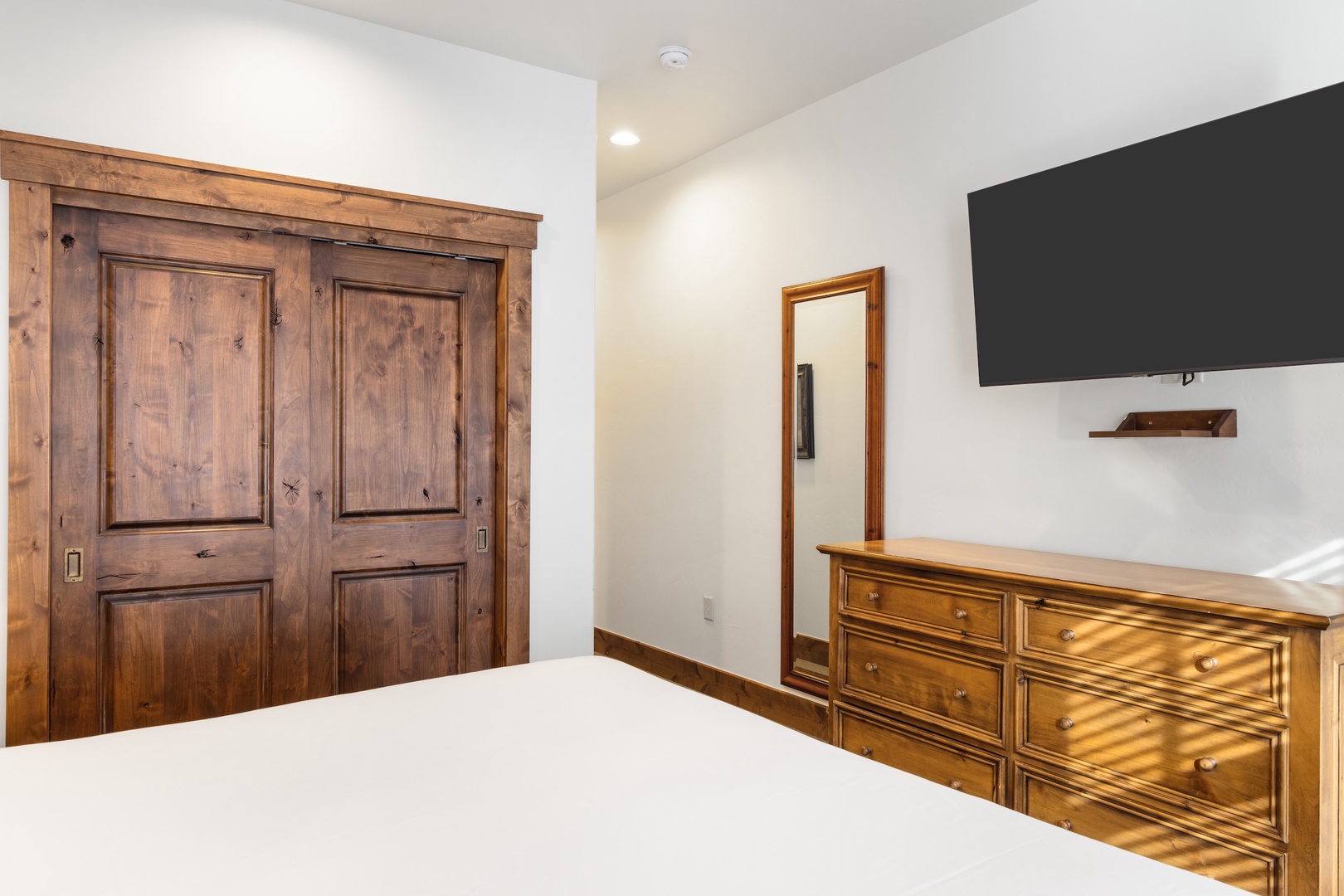 Guest bedroom
