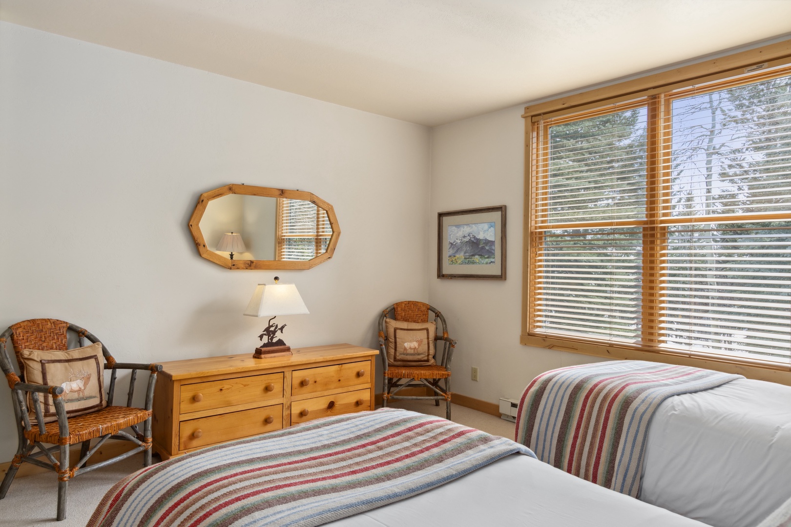 Twin bedroom - Can be converted to a king upon request
