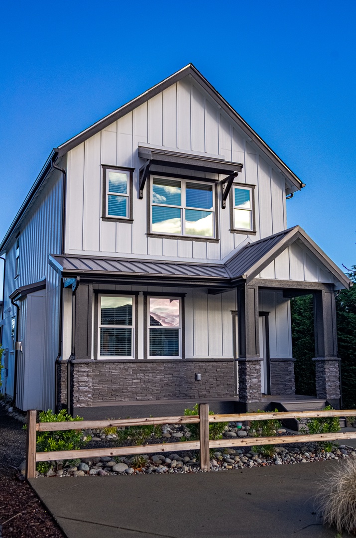 011 Champagne Shores