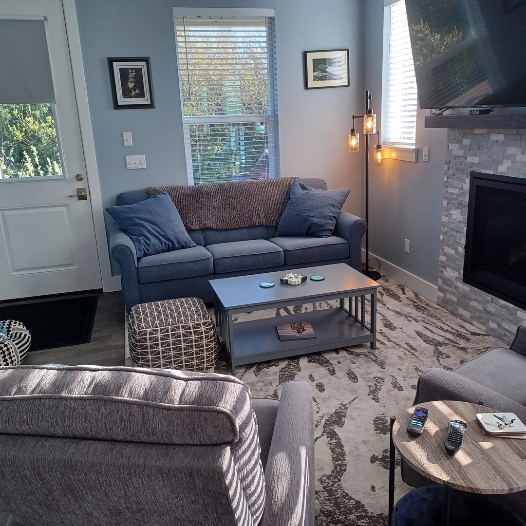 Livingroom as of 29 Apr23