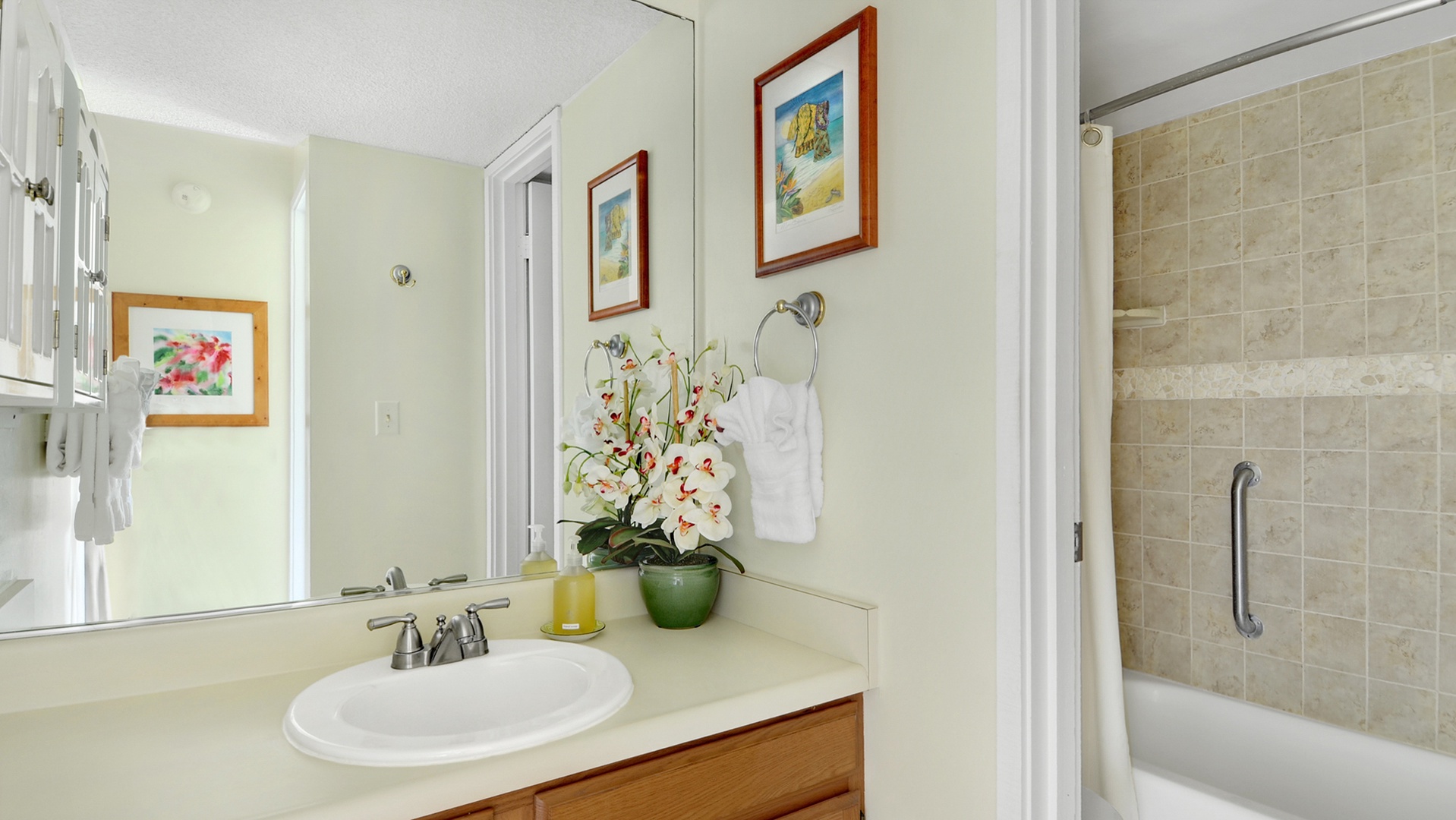 Sealodge at Princeville #D5 - Master Suite Bath - Parrish Kauai