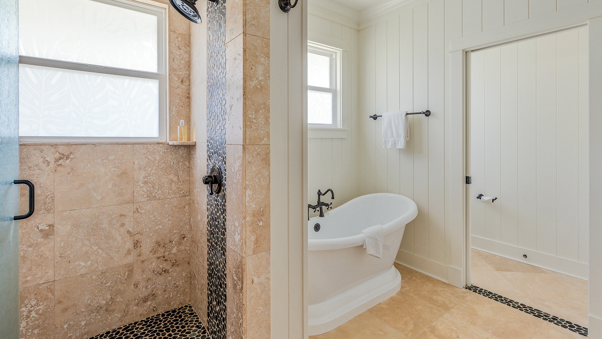 Hale Hiwa Hiwa - Master Bedroom Suite Tub & Shower - Parrish Kauai