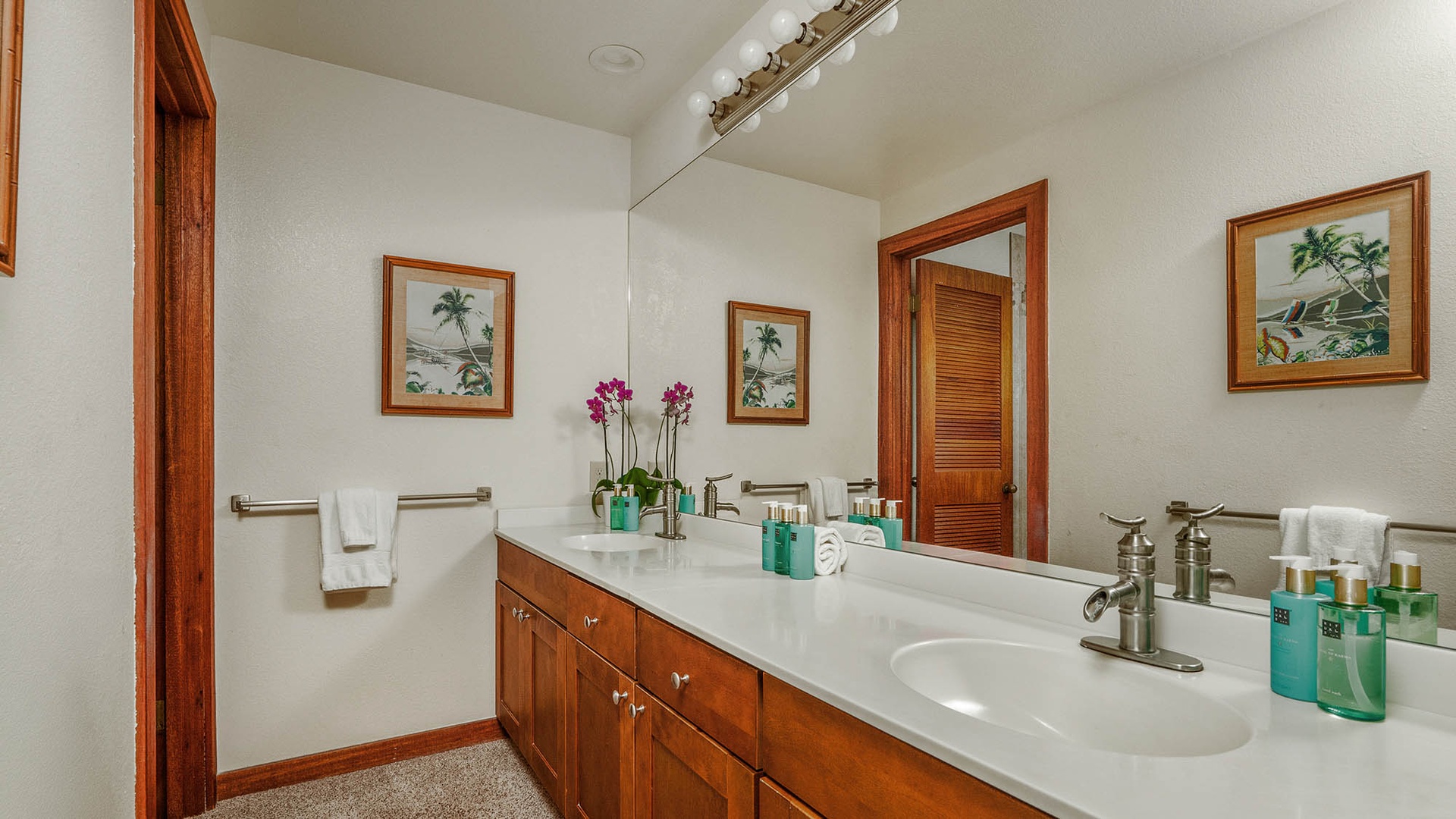 Poipu Kapili Resort #44 - Second Master Bedroom Suite Bath - Parrish Kauai