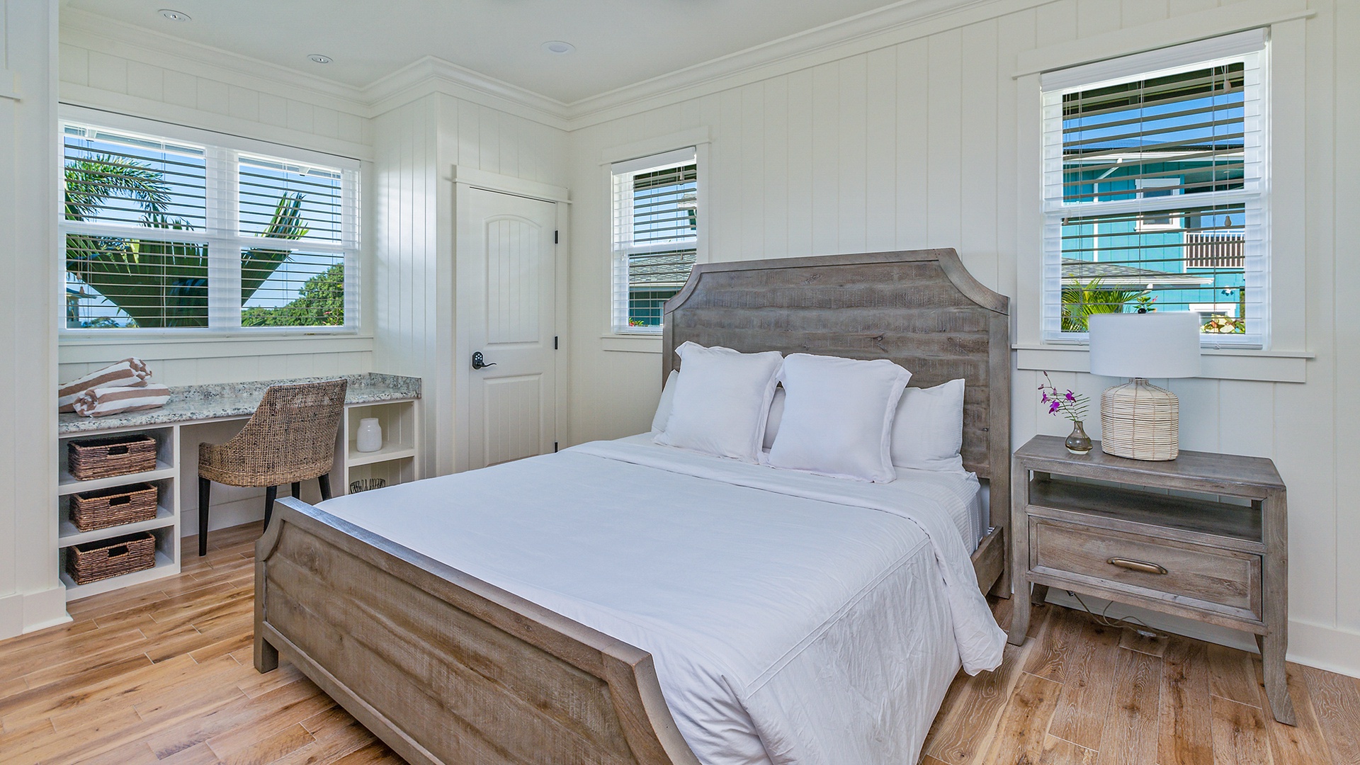 Hale Hiwa Hiwa - Spacious Master Bedroom Suite - Parrish Kauai