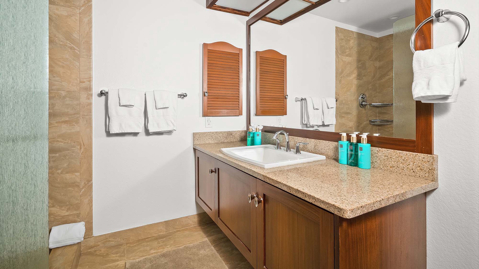 Waikomo Stream Villas #403 - Guest Bedroom Suite Bath - Parrish Kauai