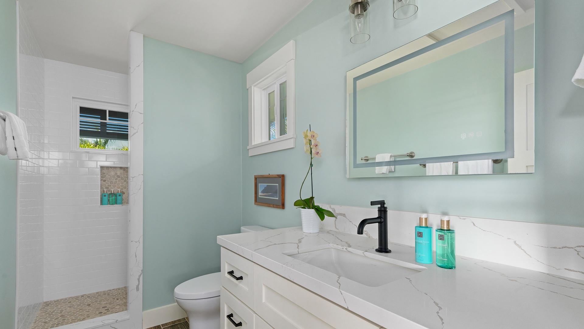 Honu Hale at Poipu - Ohana Upper Bedroom Suite Bath - Parrish Kauai