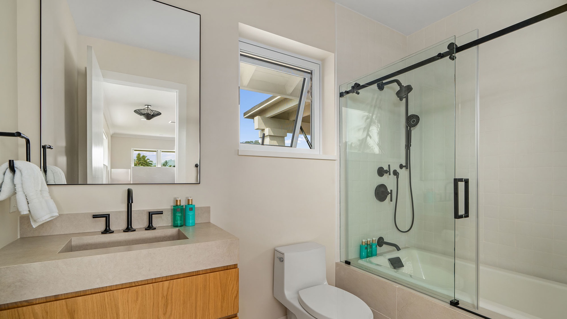 Kukuiula Makai Cottage #33 - Upper Level Third Guest Suite Bath - Parrish Kauai