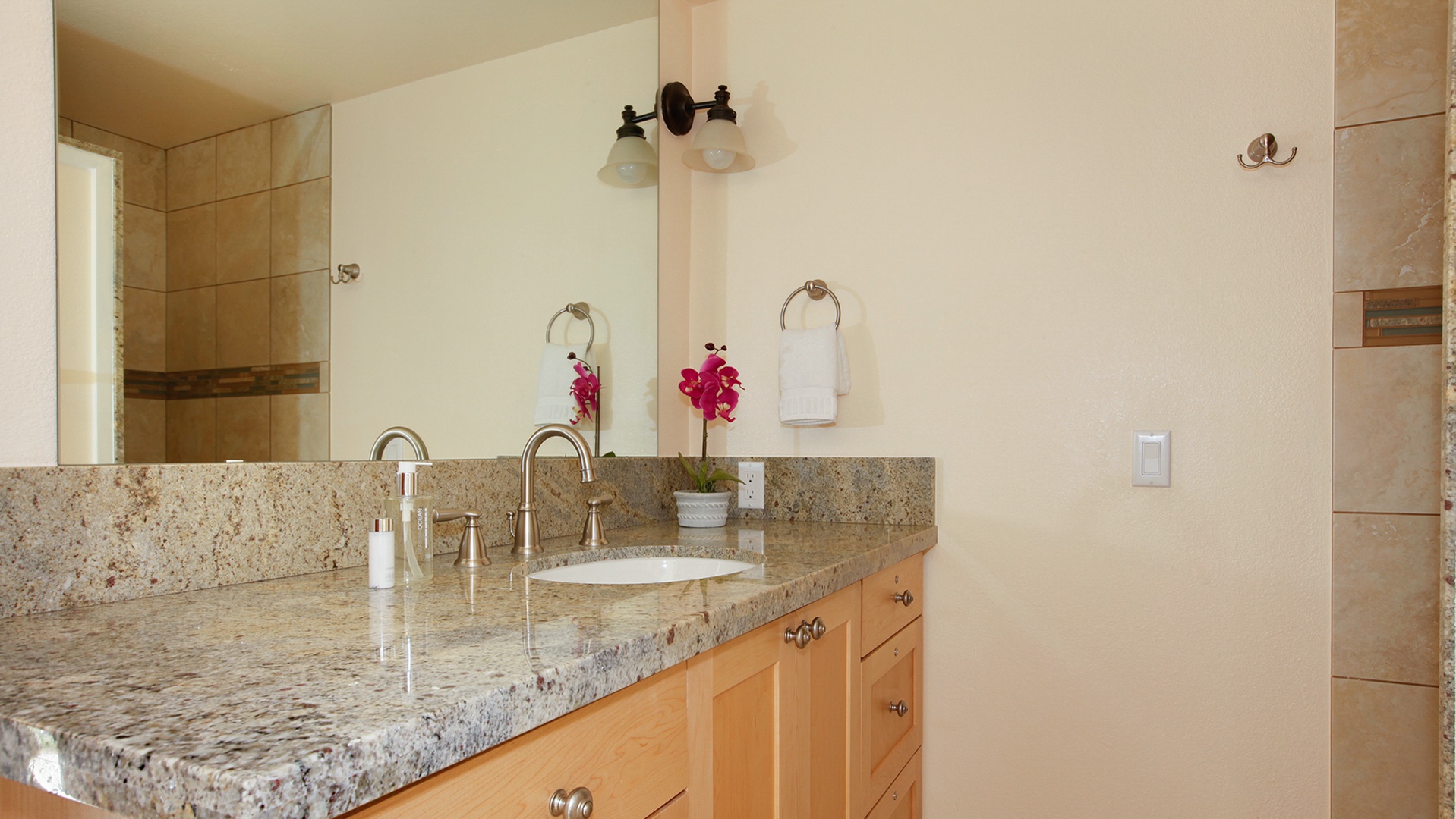 Nihi Kai Villas at Poipu #401 - Guest Bedroom Suite Bath - Parrish Kauai