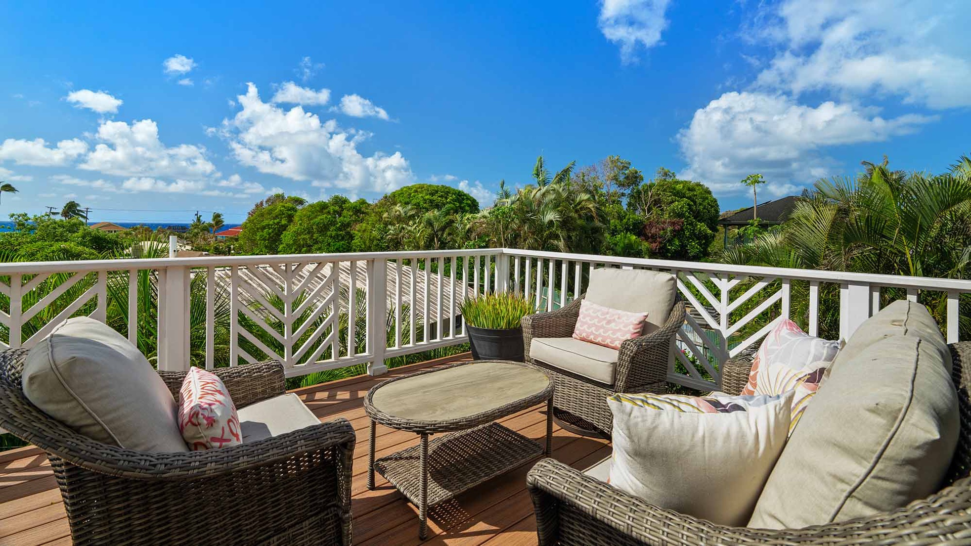 Brennecke Beach Bungalow - Upper Level Seating Lanai - Parrish Kauai