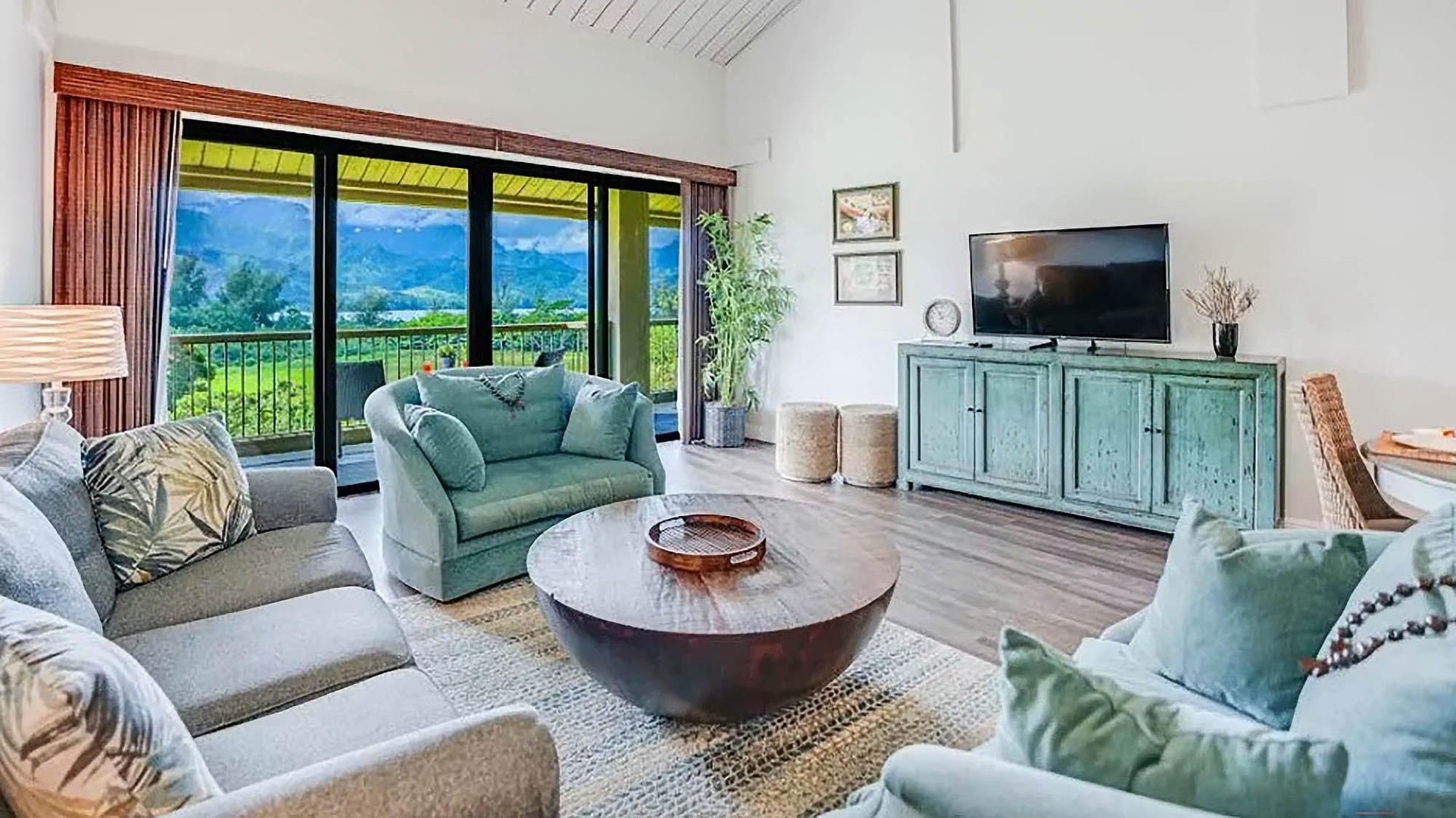 8233 - LV & Lanai - Parrish Kauai