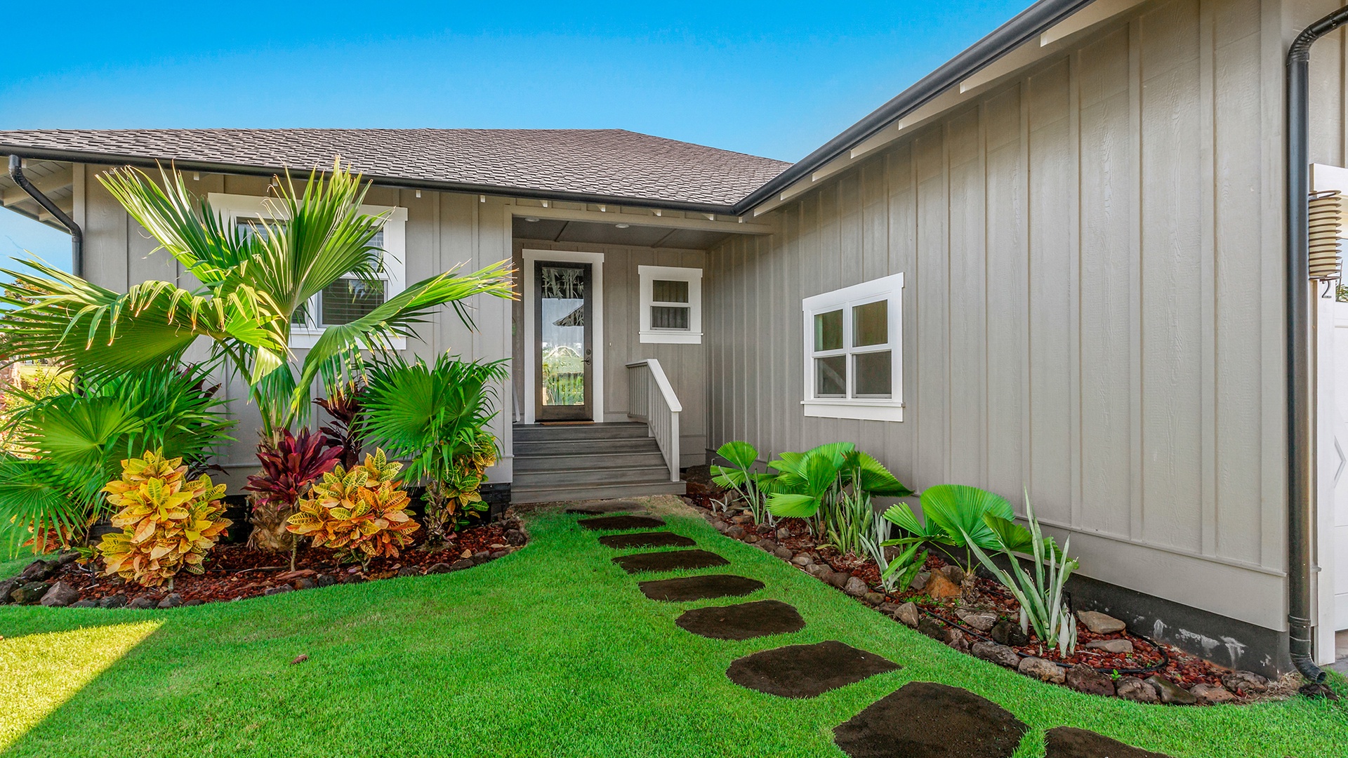 Hale Hiwa Hiwa - Front Entry Lanai - Parrish Kauai