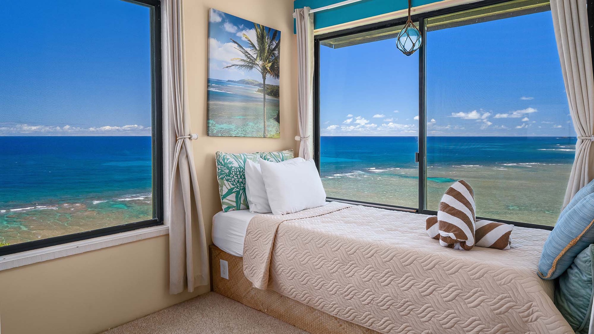 Sealodge at Princeville #E3 - Oceanfront Window Day Bed - Parrish Kauai