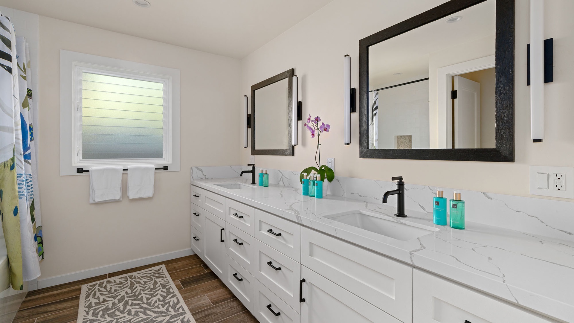 Honu Hale at Poipu - Ohana Lower Level Shared Bath & Shower - Parrish Kauai