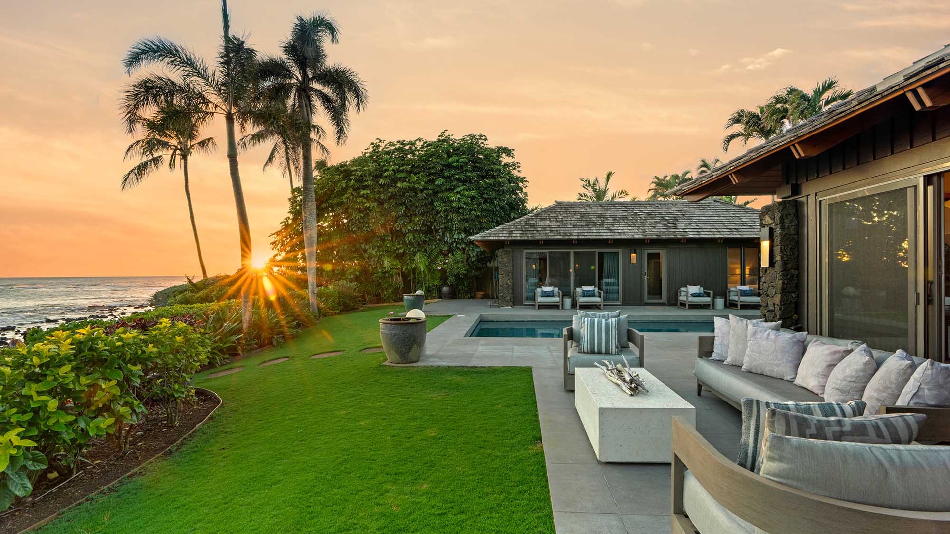 Hale Luana - Oceanfront Sunset Seating - Parrish Kauai