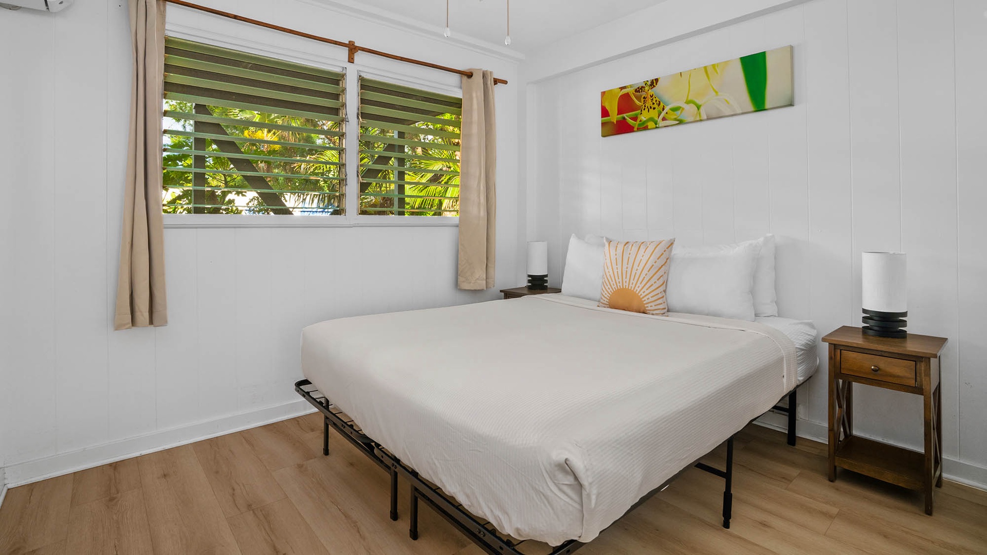 Brennecke Beach Bungalow - Second Bedroom - Parrish Kauai