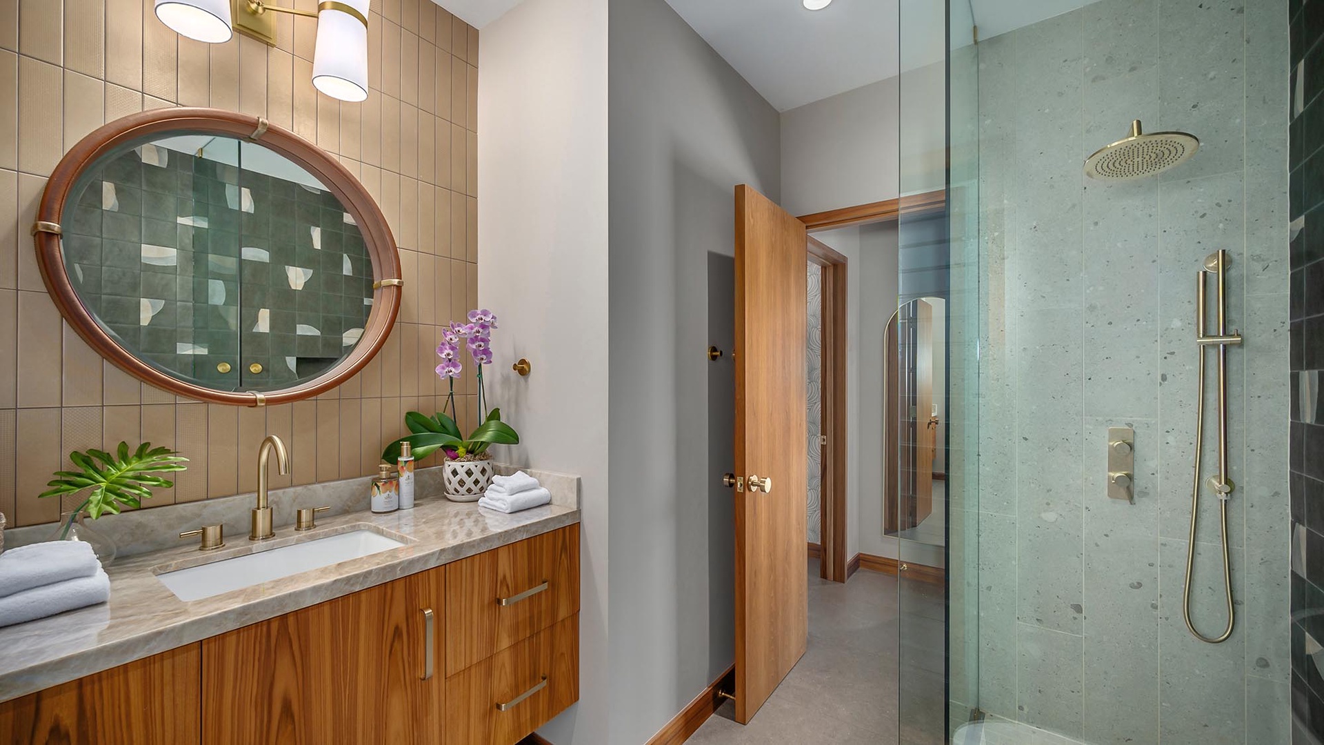 Hale Luana - Ohana Guest Bath - Parrish Kauai