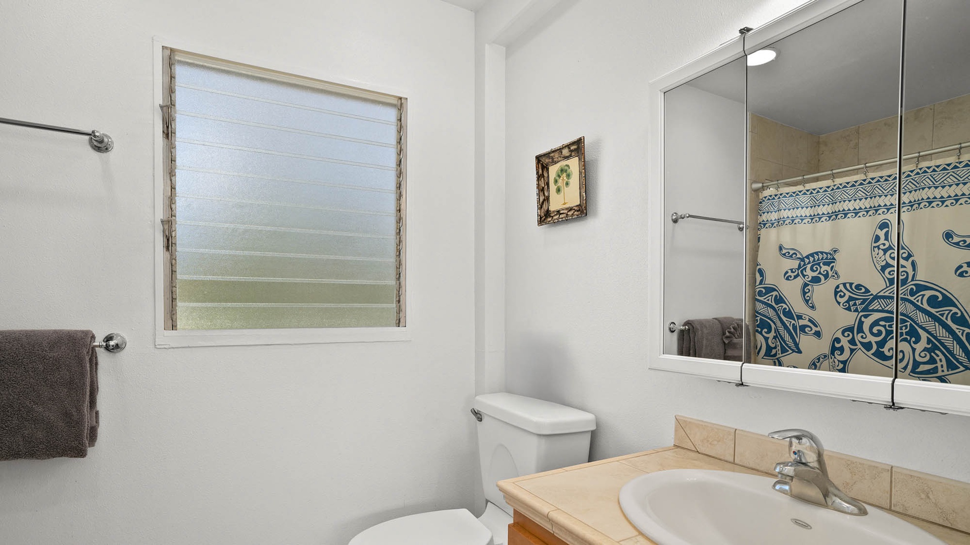 Brennecke Beach Bungalow - Upper Level Primary Bedroom Suite Bath - Parrish Kauai