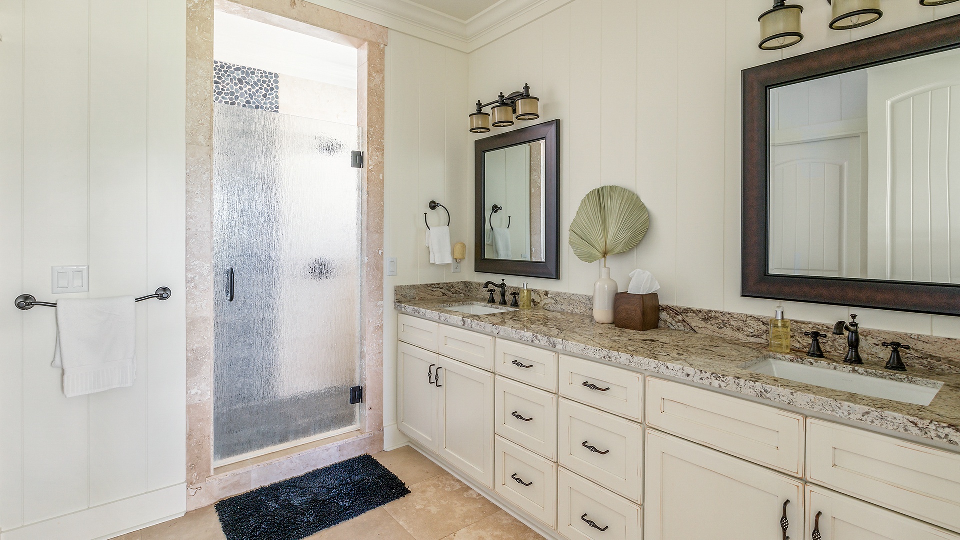 Hale Hiwa Hiwa - Third Guest Bedroom Bath - Parrish Kauai