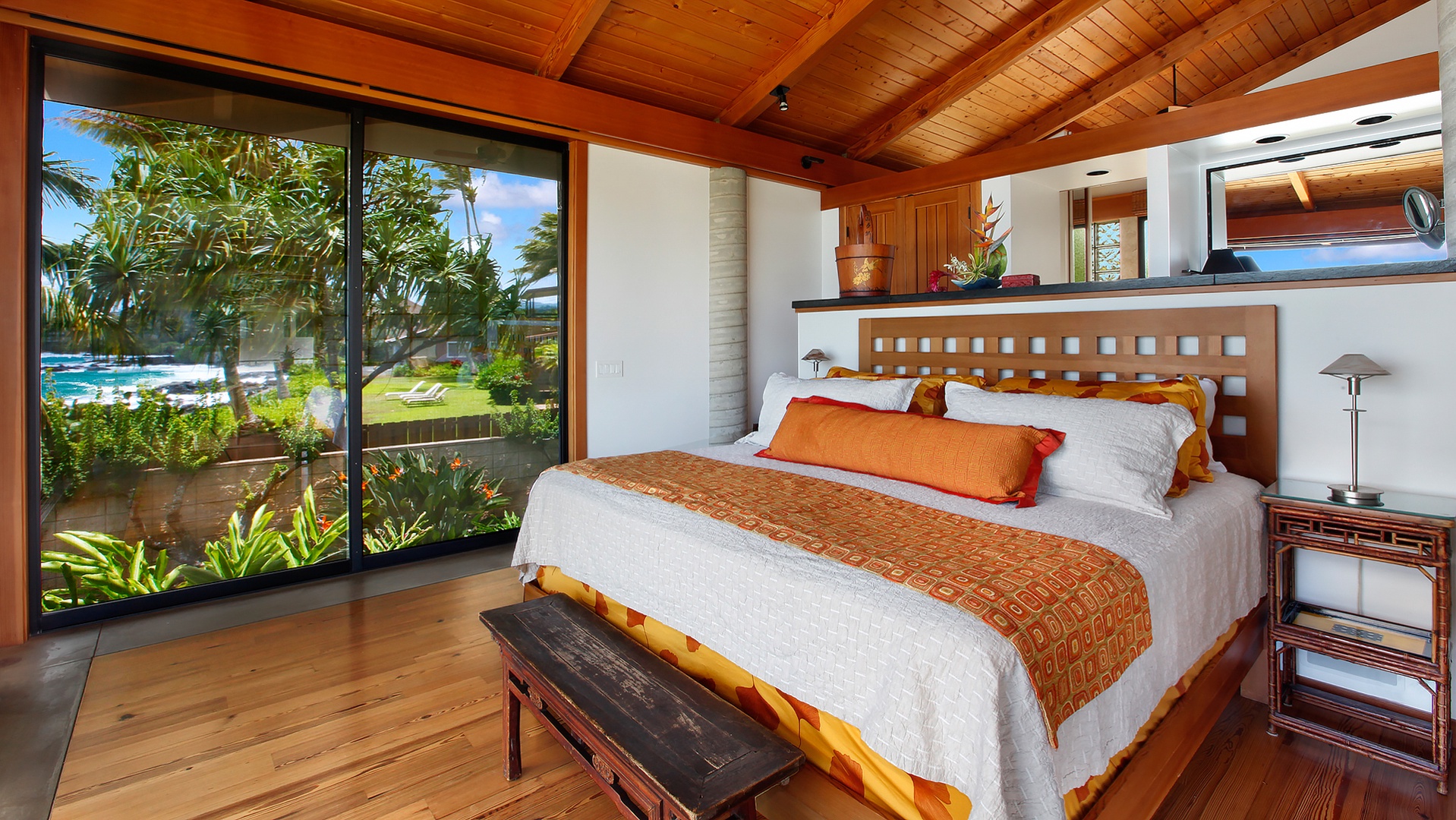 Hale Makai - Oceanfront Master Bedroom Suite - Parrish Kauai