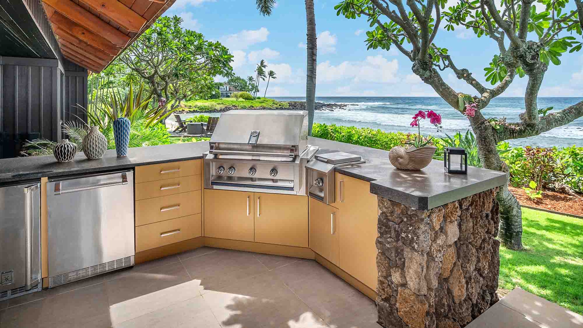 Hale Luana - Oceanfront Outdoor Kitchen & BBQ - Parrish Kauai