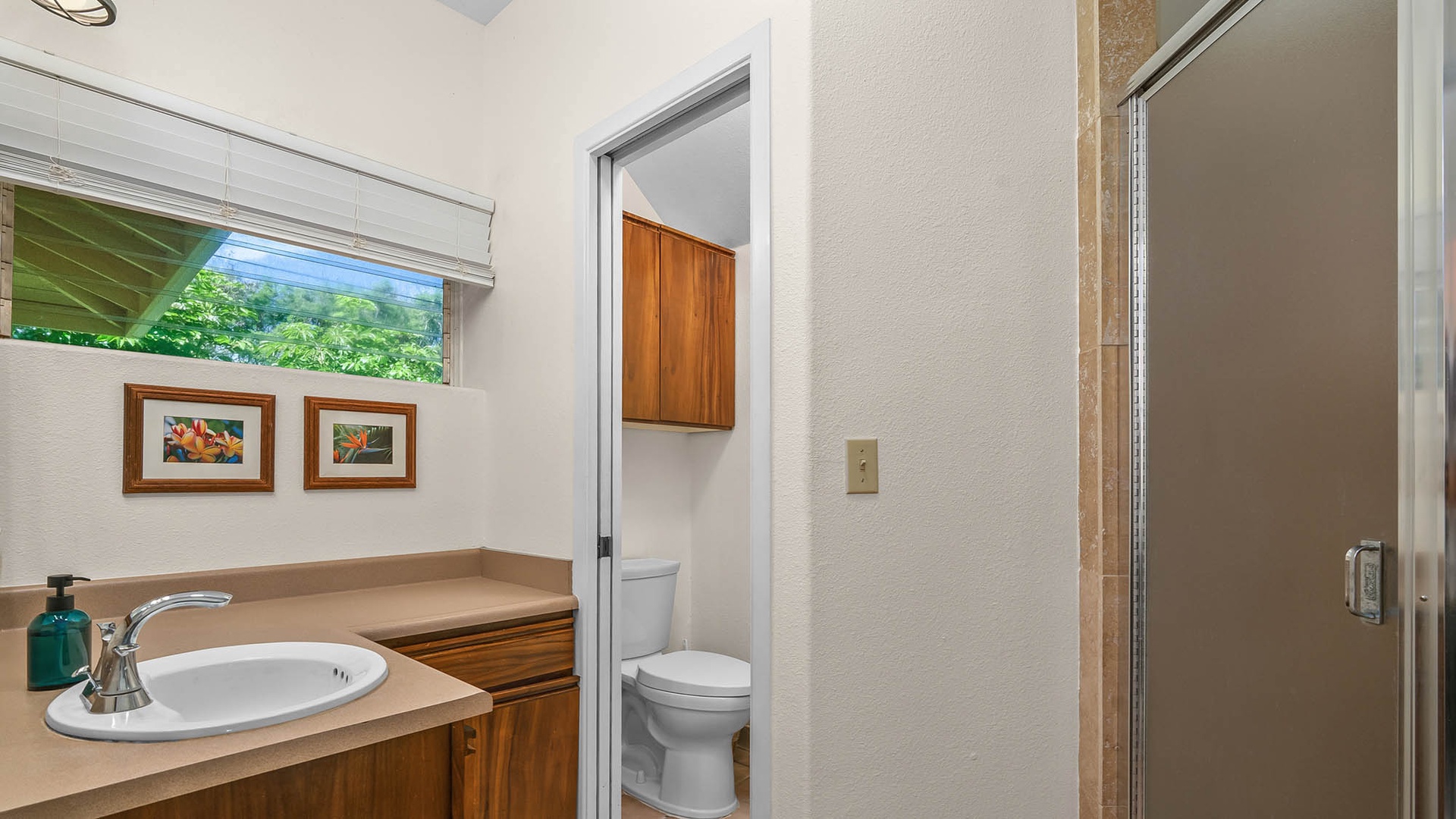Ka Hale Kai - Second Guest Bath - Parrish Kauai