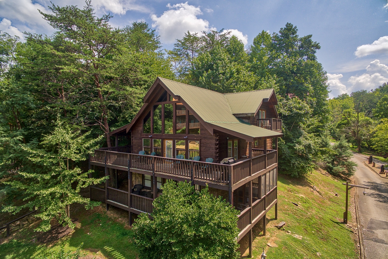 Mountain Music, a 5 bedroom cabin rental located in Pigeon Forge