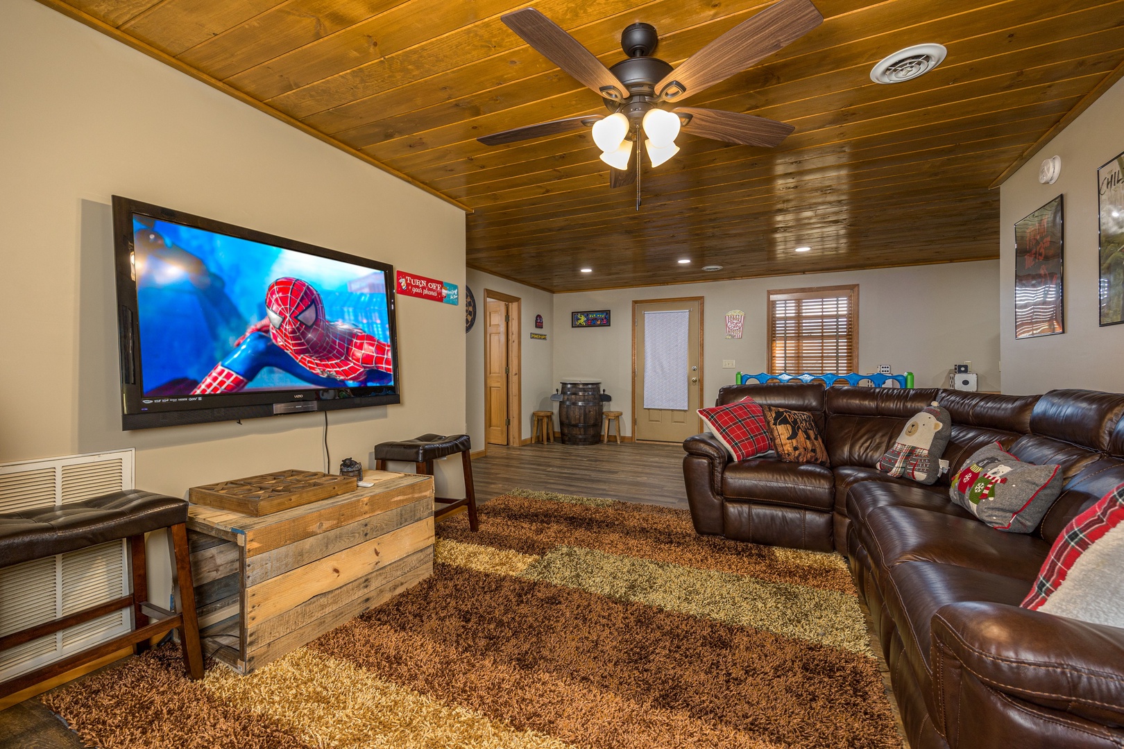Leather Sectional and large Flat Screen at Rocky Top Ridge Views
