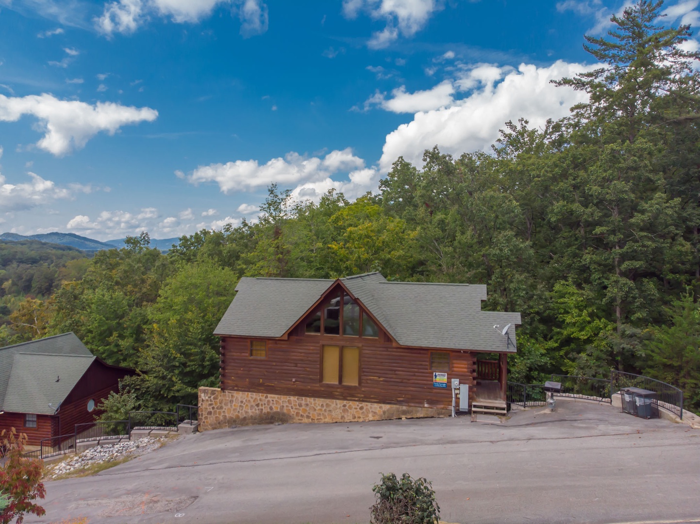 Exterior view of Family Ties Lodge, a 4 bedroom cabin rental located in pigeon forge