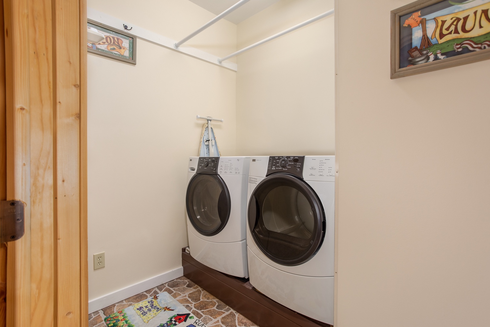 Laundry room at Great View Lodge, a 5-bedroom cabin rental located in Pigeon Forge