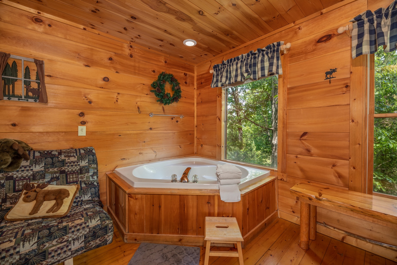 Corner jacuzzi tub at Misty Mountain Escape, a 2 bedroom cabin rental located in Gatlinburg