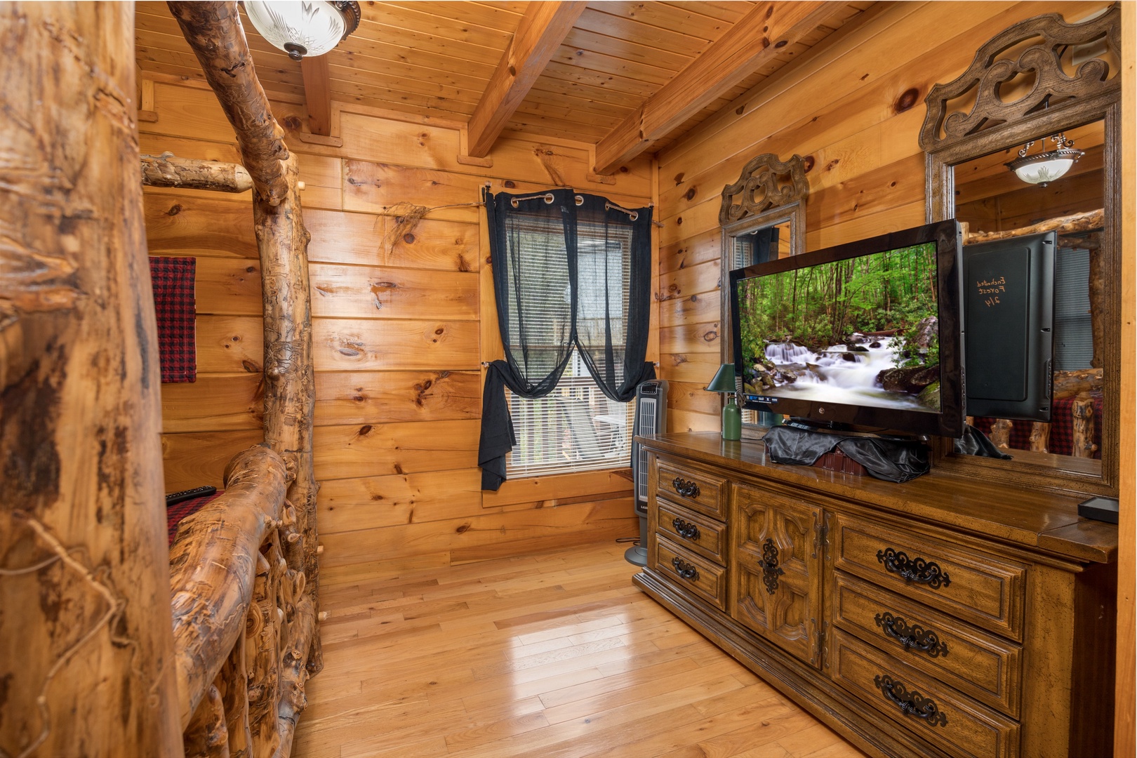 Master Bedroom Amenities at Enchanted Forest