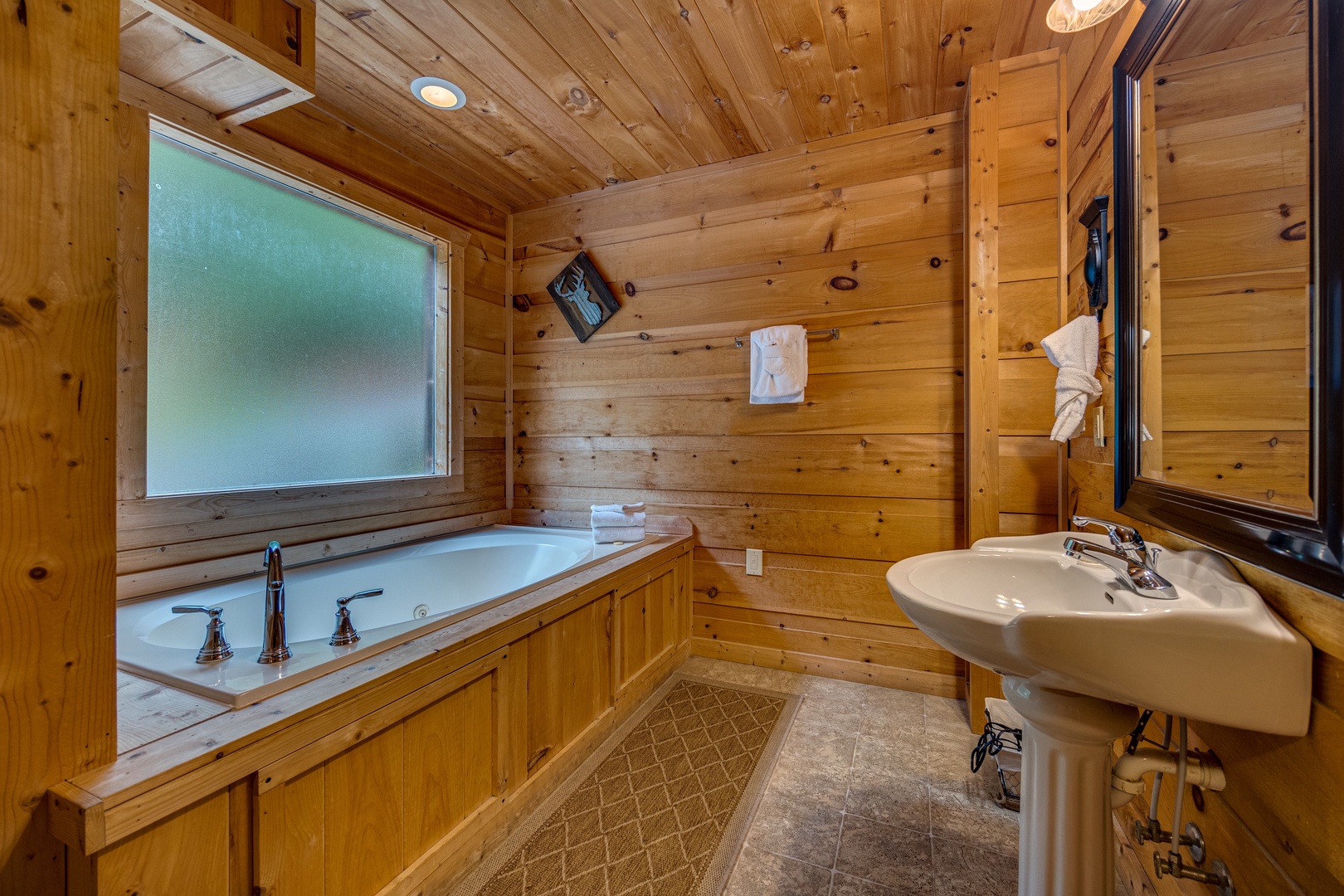 Soaker tub at Lazy Bear Lodge