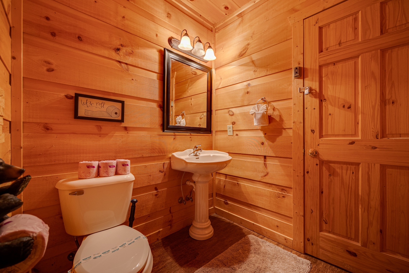 Additional bathroom at Lazy Bear Lodge