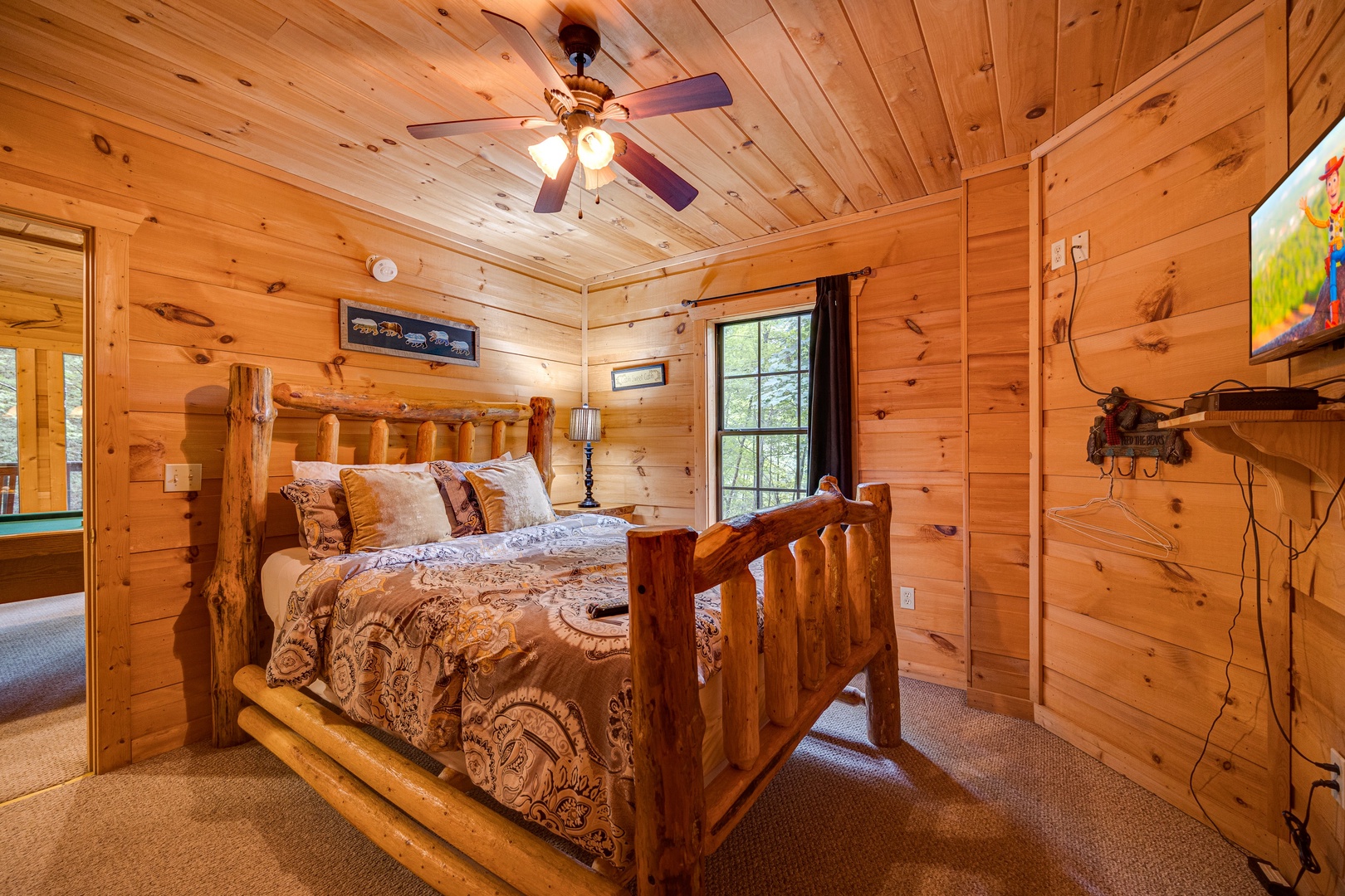 Game room bedroom at Lazy Bear Lodge