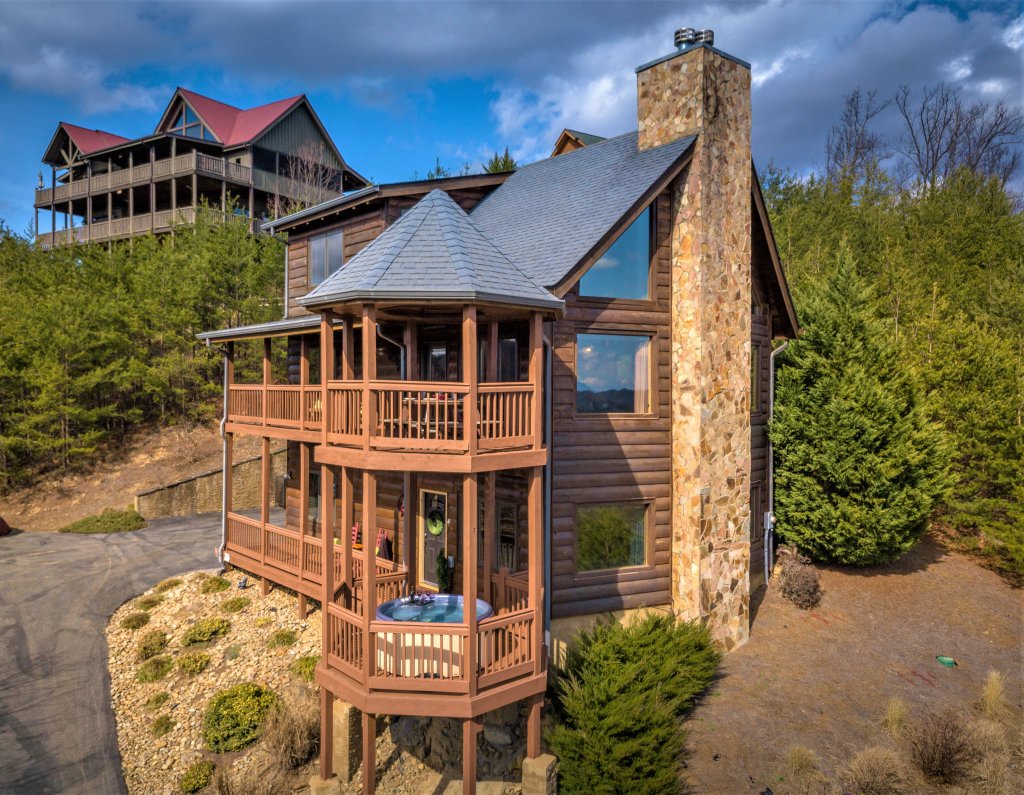 Exterior drone view at Mountain Mama, a 3 bedroom cabin rental located in Pigeon Forge