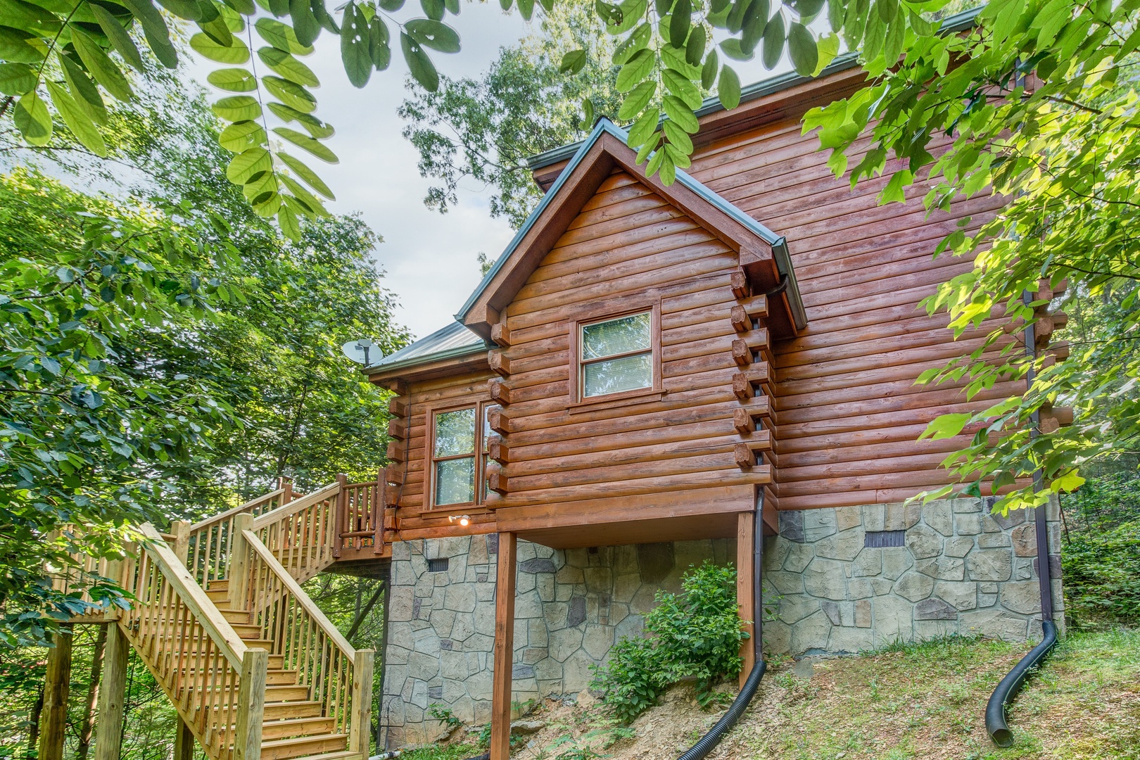 Entrance at Bearstone Cabin, a 1 bedroom cabin rental located in Gatlinburg