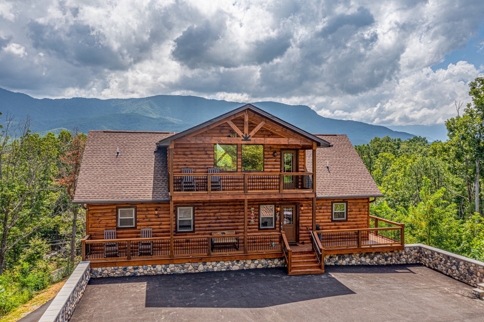 Front exterior view at Twin Peaks, a 5 bedroom cabin rental located in Gatlinburg