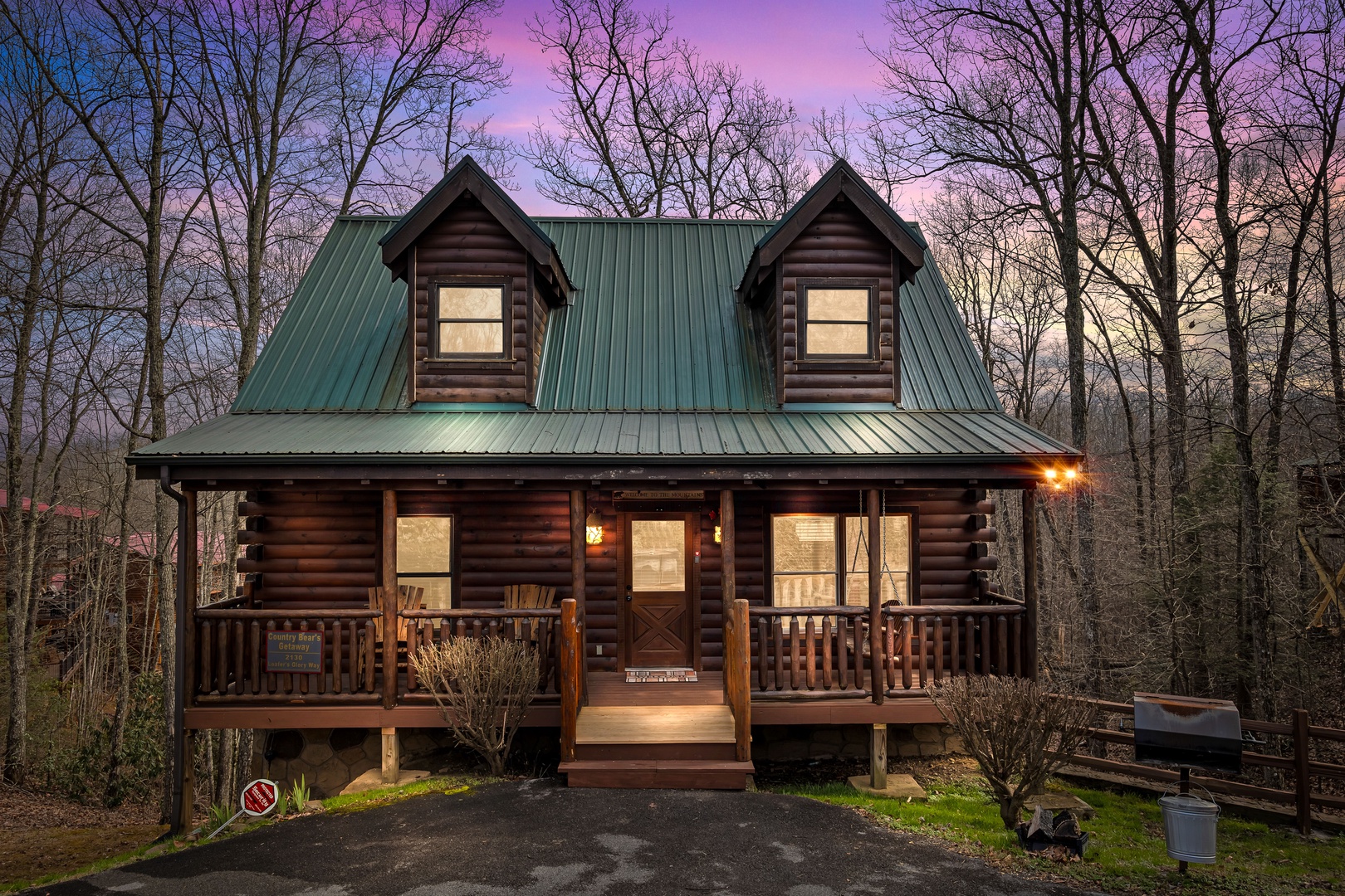 Front exterior view at Country Bear's Getaway, a 3-bedroom cabin rental located in Gatlinburg