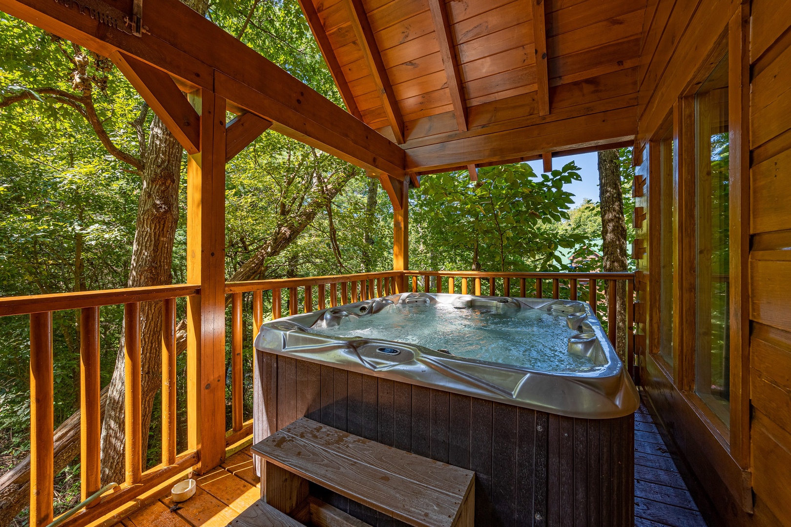 Hot tub at Fox Ridge, a 3 bedroom cabin rental located in Pigeon Forge