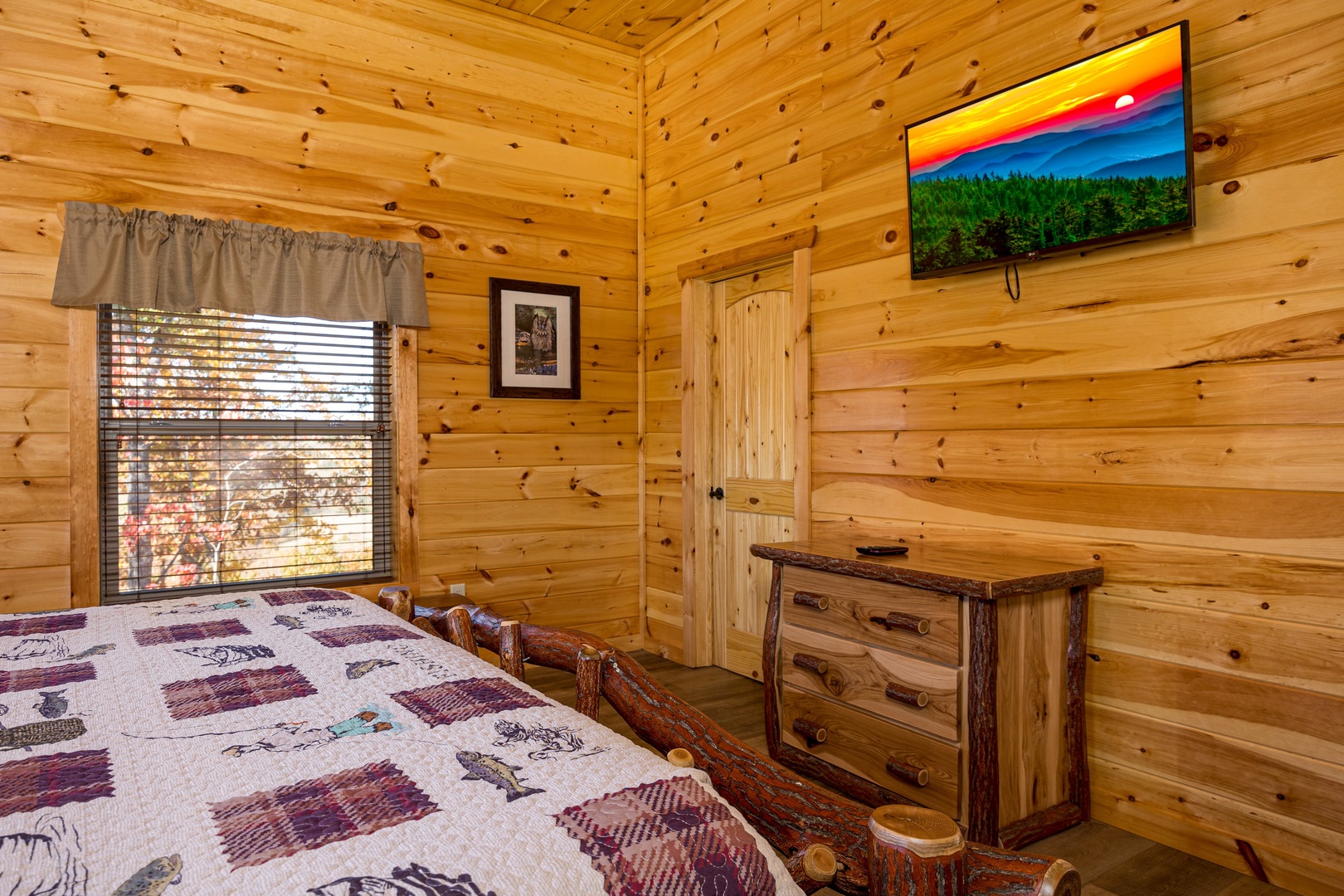 Bedroom With Flat Screen TV at Angler's Ridge