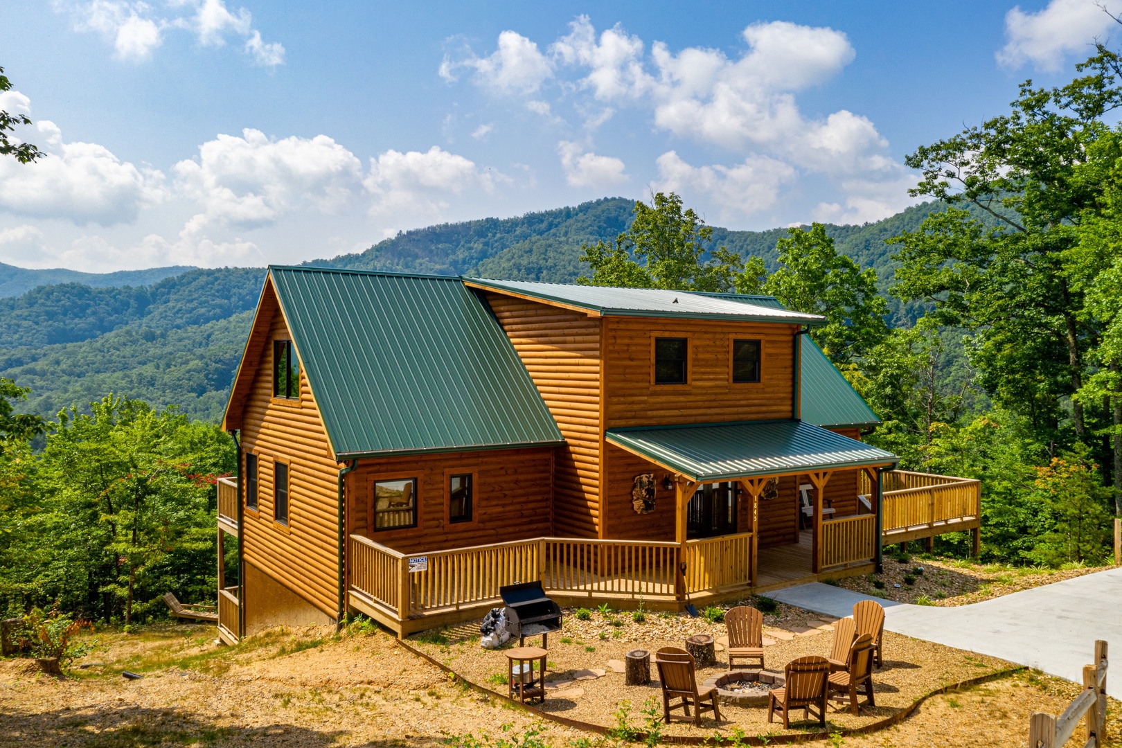 Front exterior view at J's Hideaway, a 4 bedroom cabin rental located in Pigeon Forge