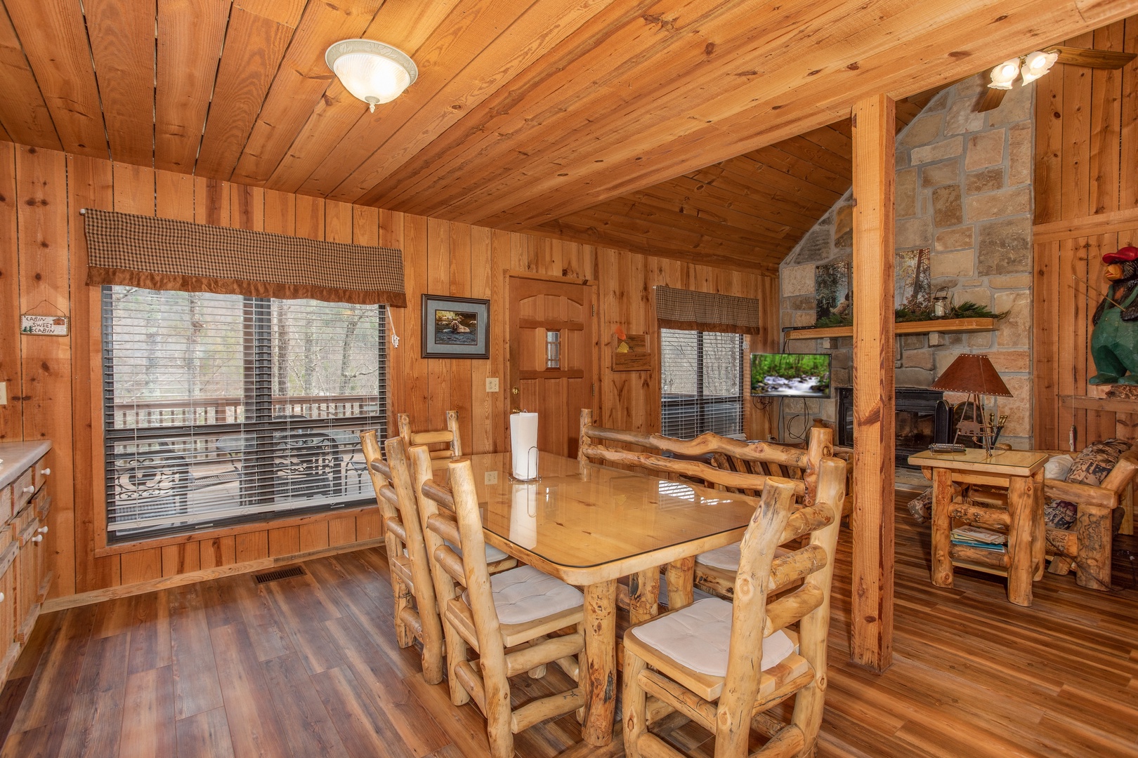 Dining space with seating for six at Papa Bear, a 3 bedroom cabin in Pigeon Forge
