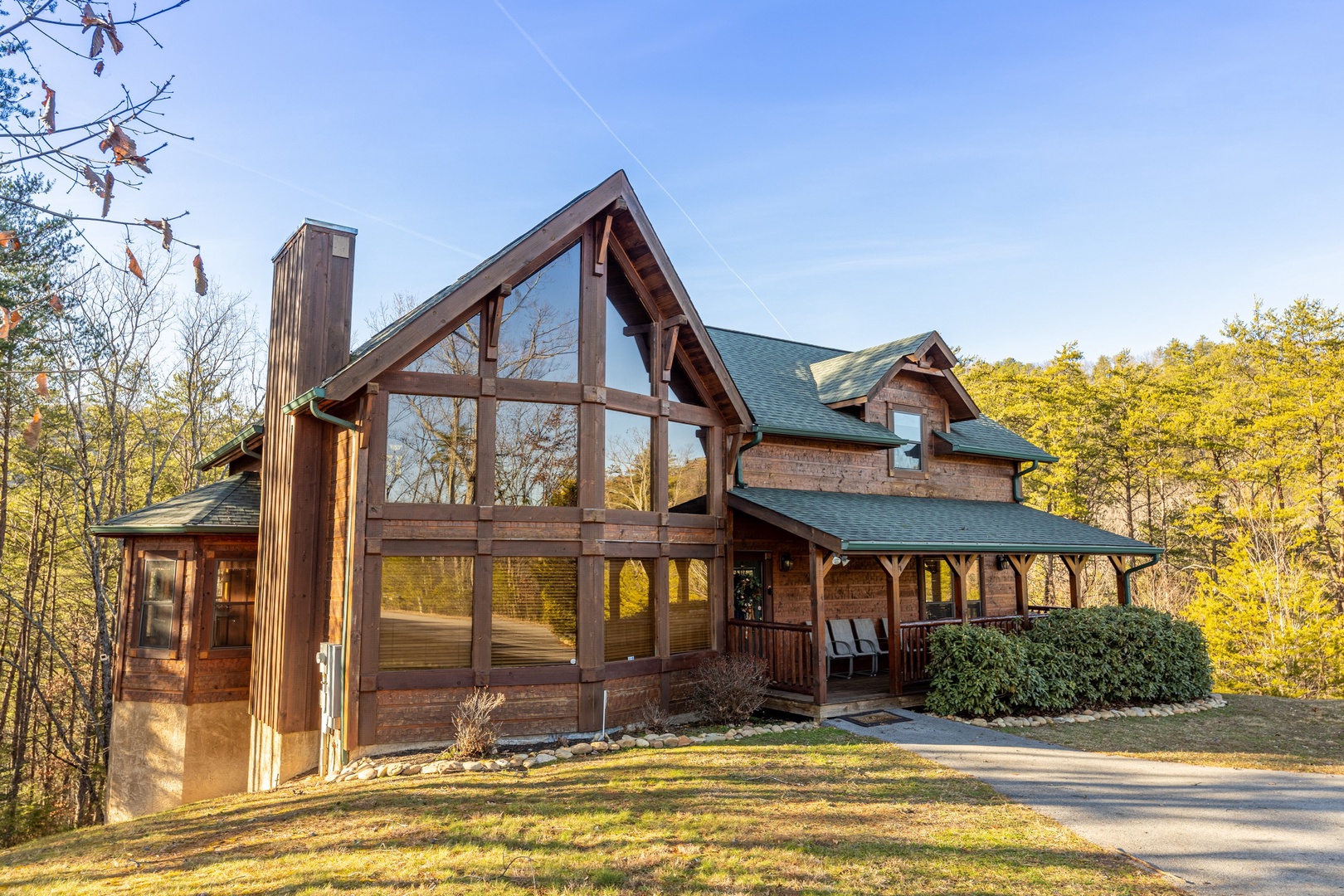 King of the Mountain, a 3 bedroom cabin rental located in Pigeon Forge