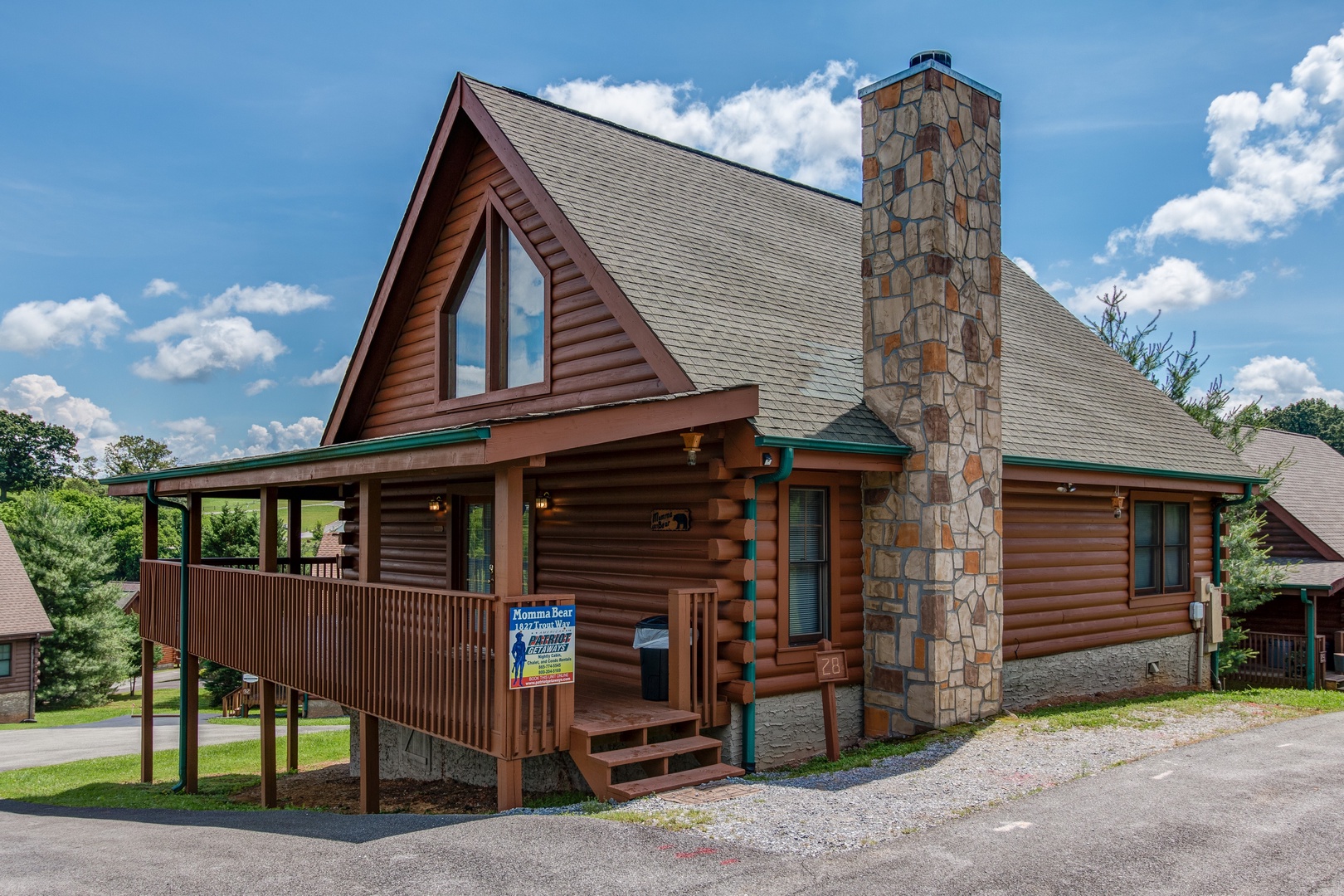 Momma Bear, a 2 bedroom cabin rental located in Pigeon Forge