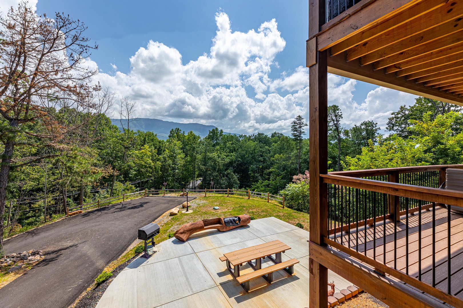 Grill and picnic area at Twin Peaks, a 5 bedroom cabin rental located in Gatlinburg