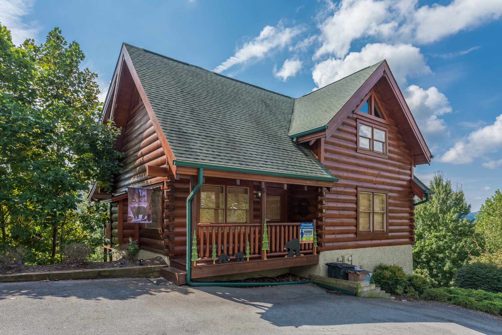 Graceland, a 4-bedroom cabin rental located in Pigeon Forge